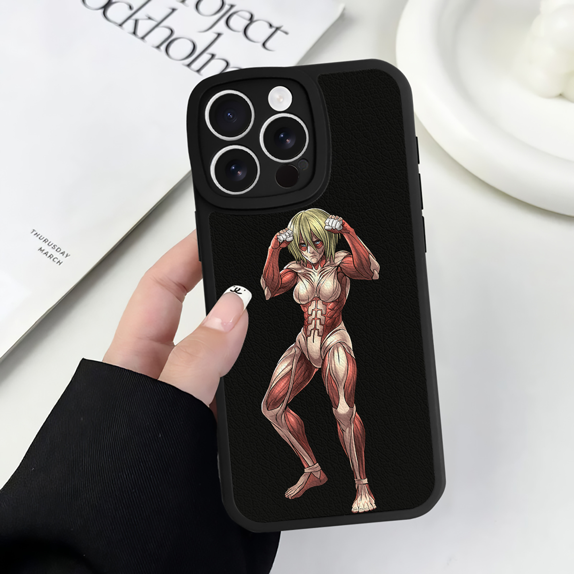 （画像用） 進撃の巨人 Attack on Titan 【iPhone 16シリーズ対応】シリコンスマホケース（レザー調） 材質：シリコン